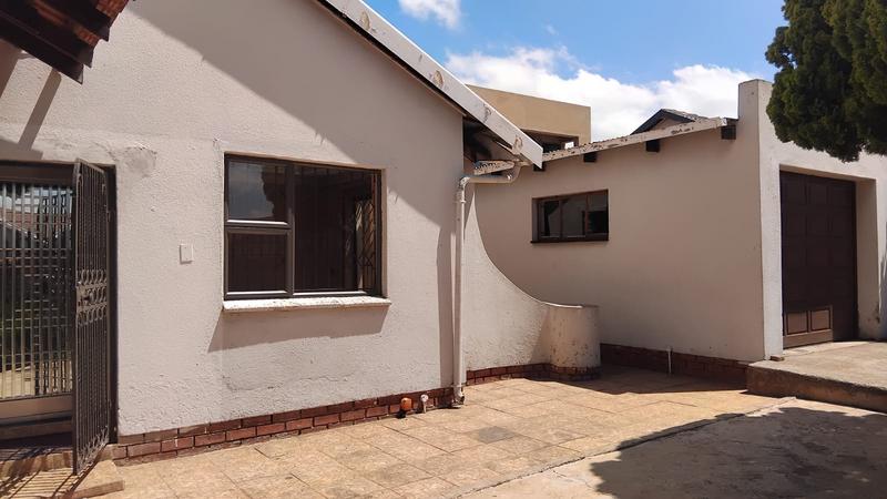 3 Bedroom Property for Sale in Zakariyya Park Gauteng