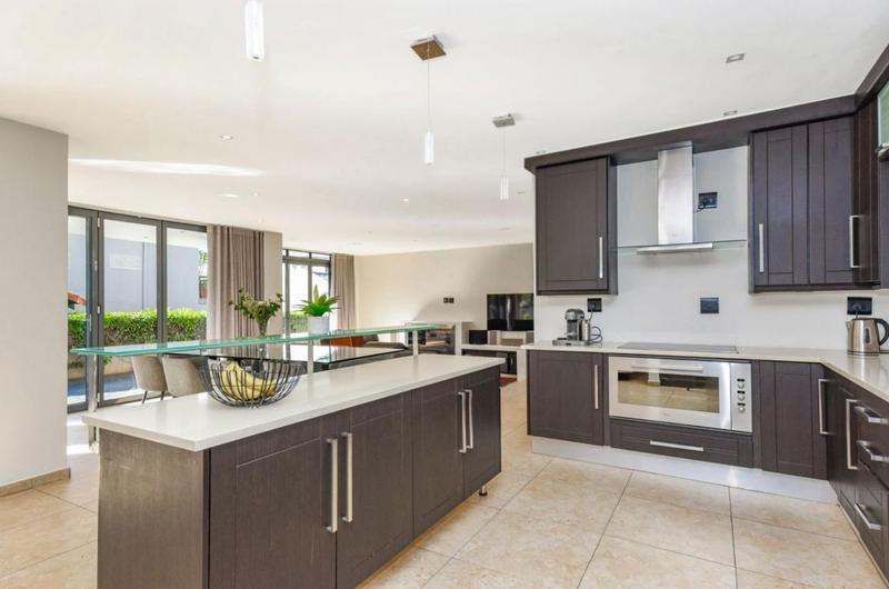 To Let 5 Bedroom Property for Rent in Beverley Gauteng