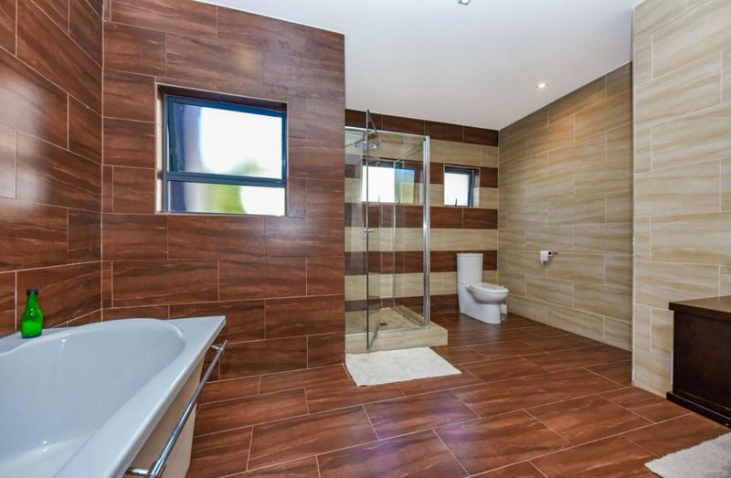 To Let 5 Bedroom Property for Rent in Beverley Gauteng