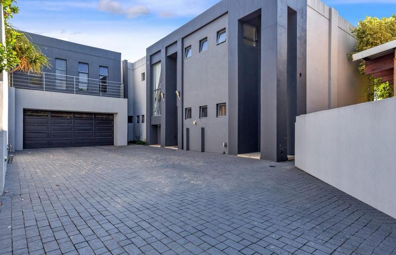 To Let 5 Bedroom Property for Rent in Beverley Gauteng