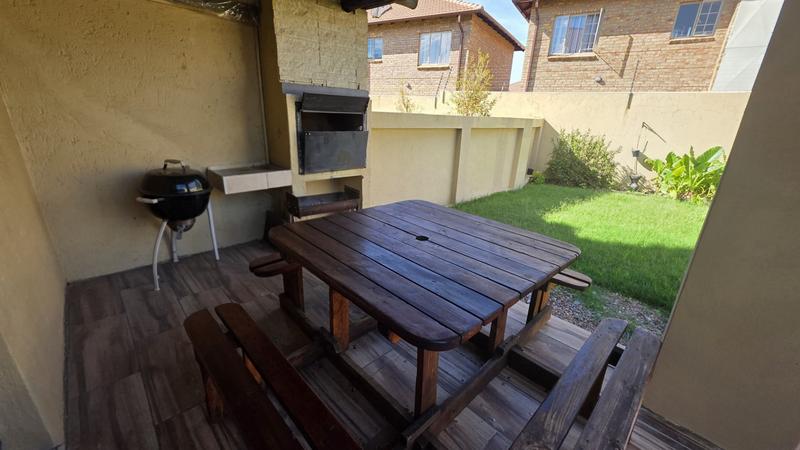 2 Bedroom Property for Sale in Annlin Gauteng