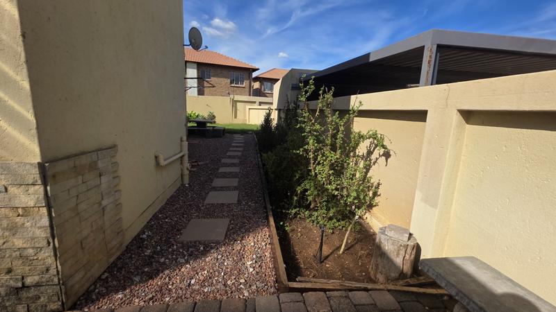 2 Bedroom Property for Sale in Annlin Gauteng