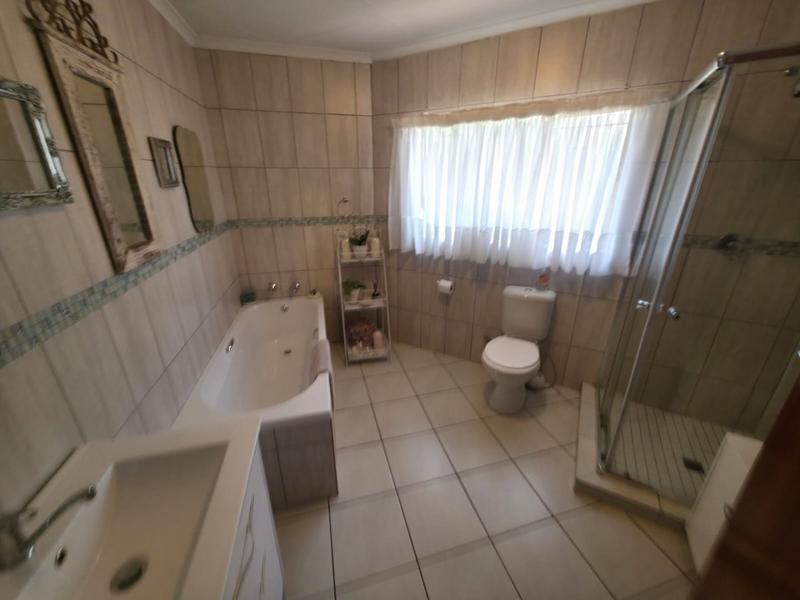 4 Bedroom Property for Sale in Annlin Gauteng