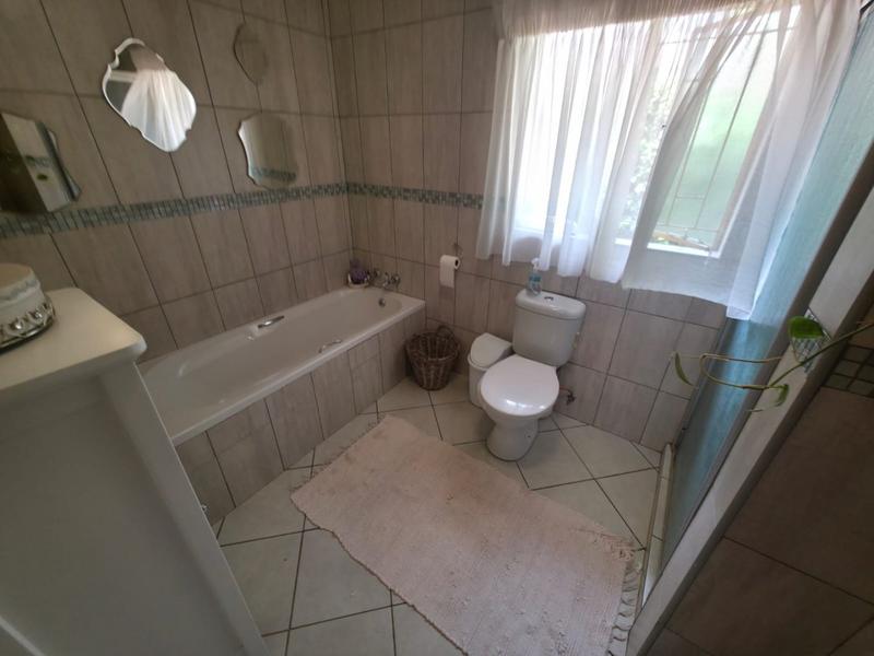 4 Bedroom Property for Sale in Annlin Gauteng