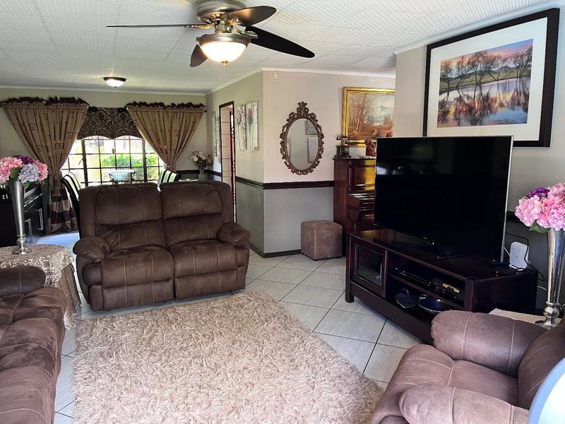 4 Bedroom Property for Sale in Montana Tuine Gauteng