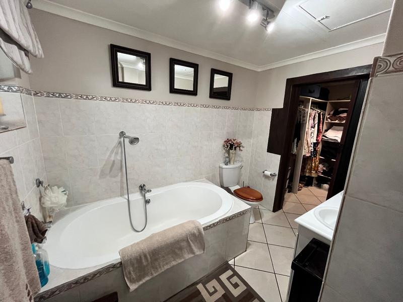 4 Bedroom Property for Sale in Montana Tuine Gauteng