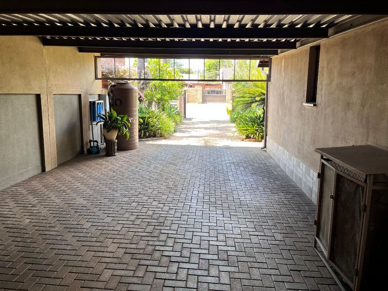 4 Bedroom Property for Sale in Montana Tuine Gauteng