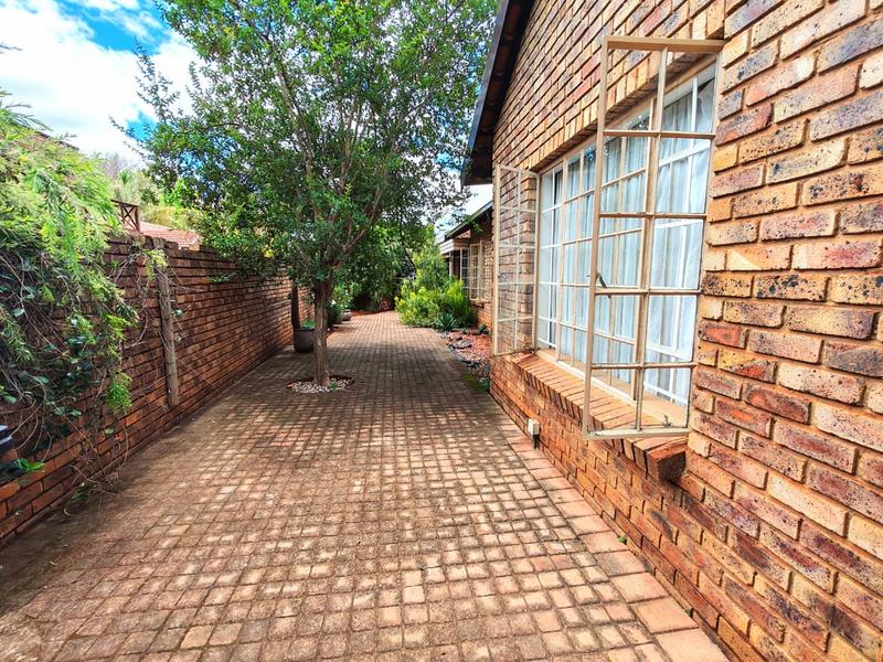 3 Bedroom Property for Sale in Sinoville Gauteng