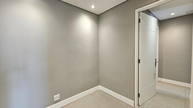 To Let 3 Bedroom Property for Rent in Rosebank Gauteng