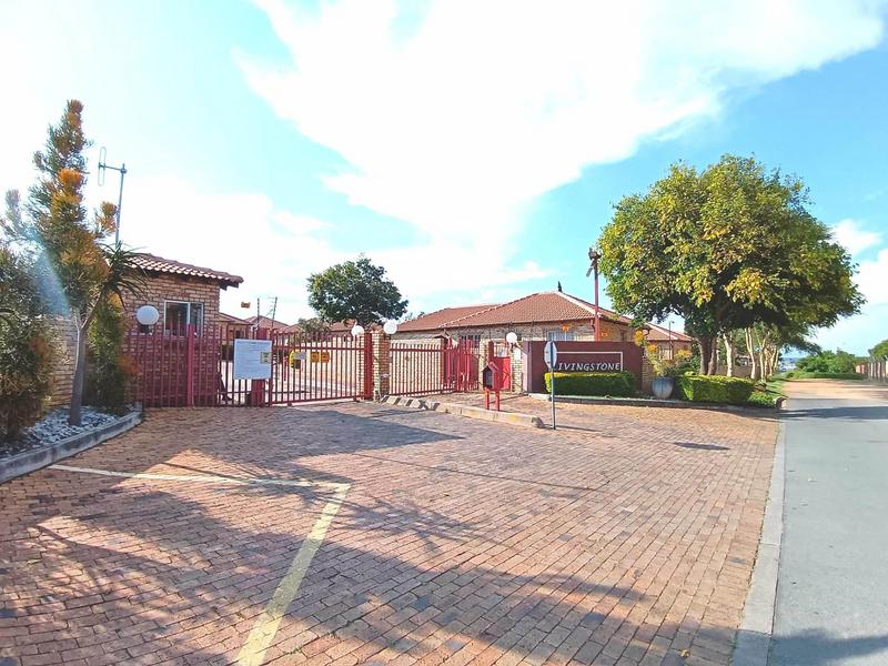 2 Bedroom Property for Sale in Noordwyk Gauteng