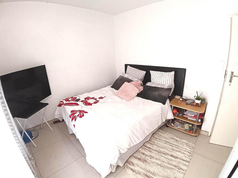 2 Bedroom Property for Sale in Noordwyk Gauteng