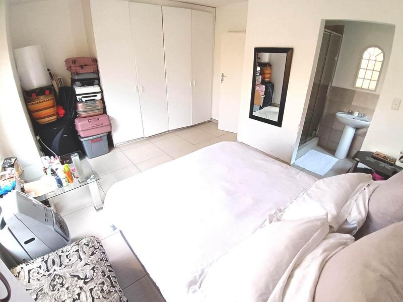 2 Bedroom Property for Sale in Noordwyk Gauteng