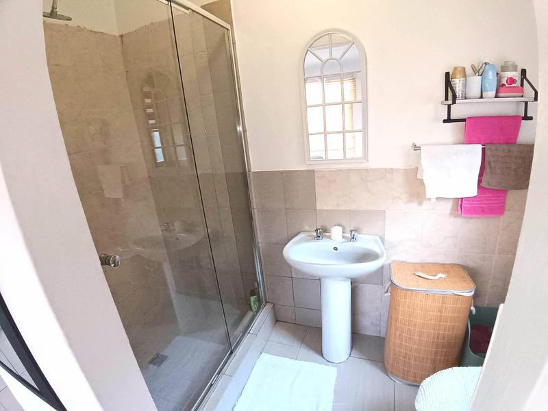 2 Bedroom Property for Sale in Noordwyk Gauteng