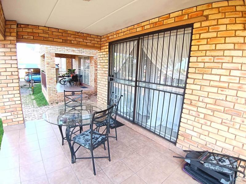 2 Bedroom Property for Sale in Noordwyk Gauteng