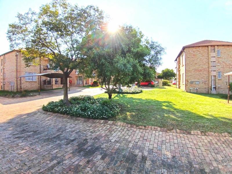 2 Bedroom Property for Sale in Noordwyk Gauteng