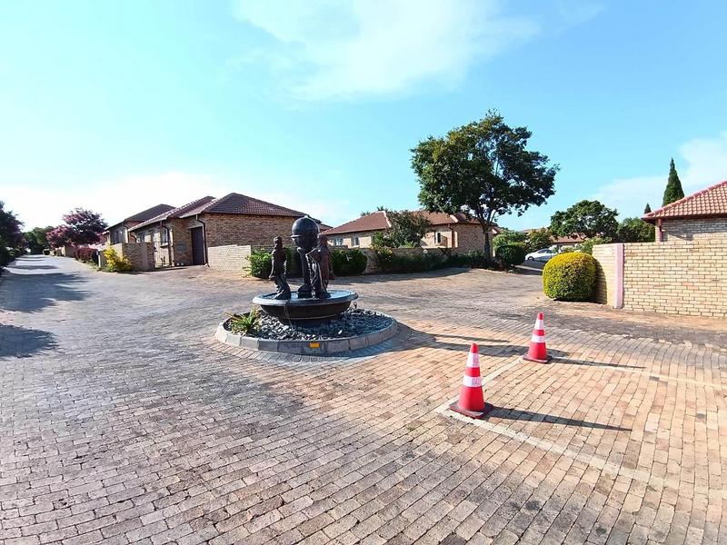 2 Bedroom Property for Sale in Noordwyk Gauteng