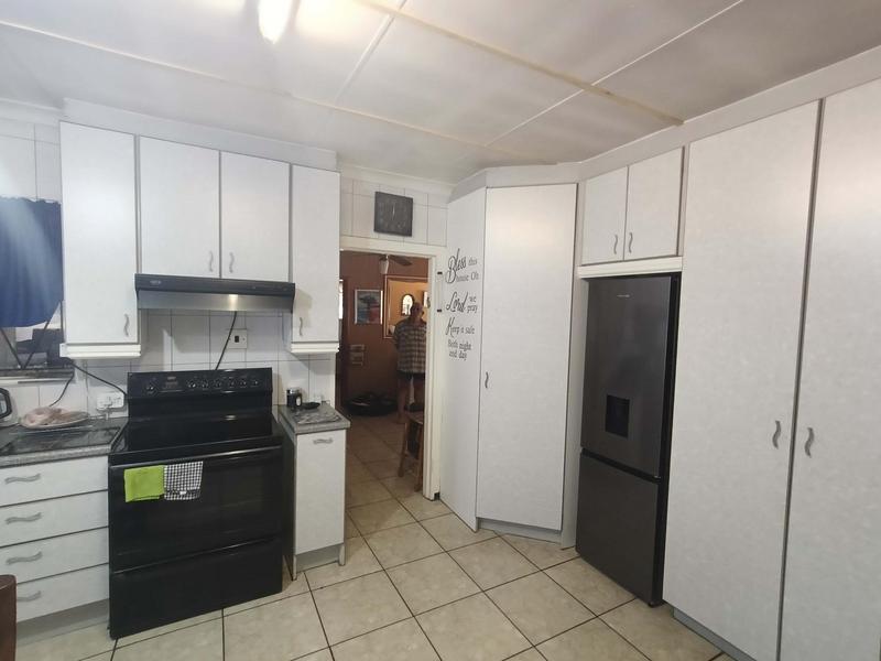 3 Bedroom Property for Sale in Lodeyko Gauteng