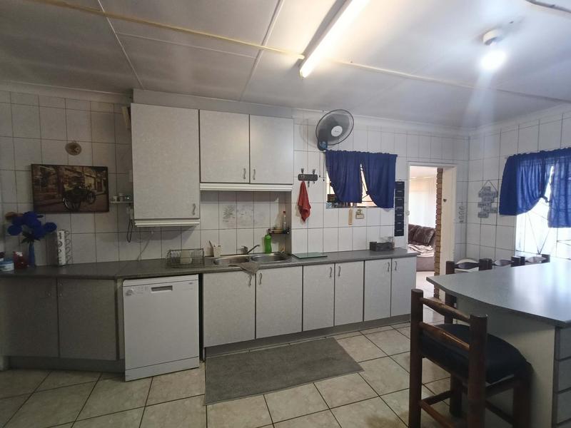 3 Bedroom Property for Sale in Lodeyko Gauteng