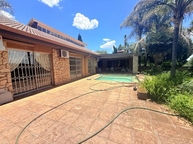 4 Bedroom Property for Sale in Flora Gardens Gauteng