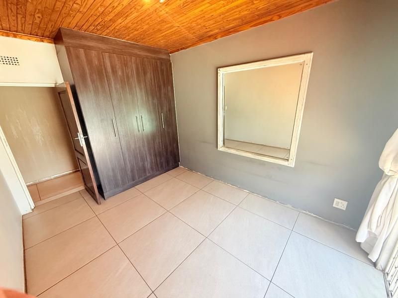 4 Bedroom Property for Sale in Flora Gardens Gauteng