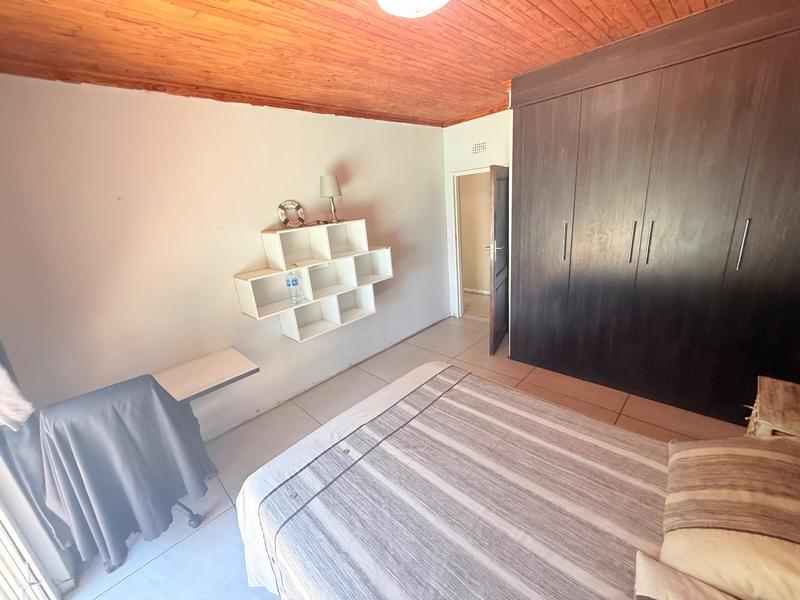 4 Bedroom Property for Sale in Flora Gardens Gauteng