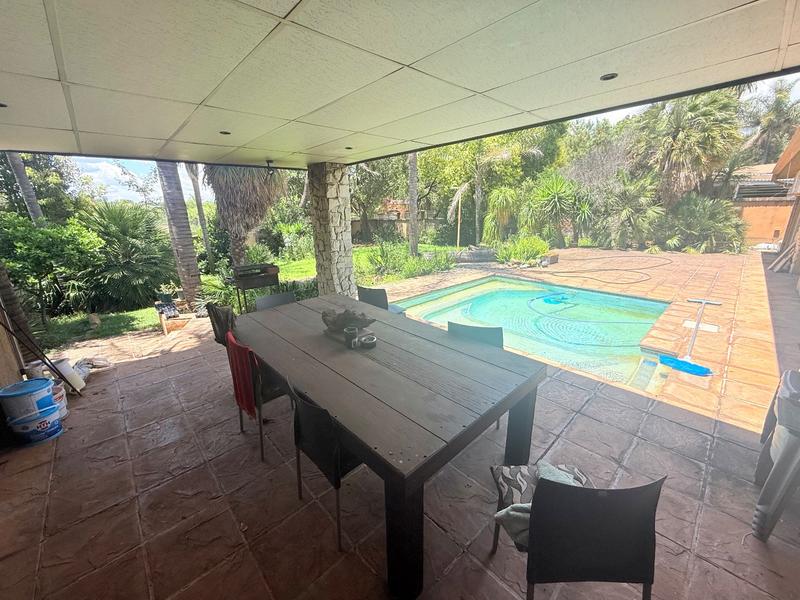 4 Bedroom Property for Sale in Flora Gardens Gauteng