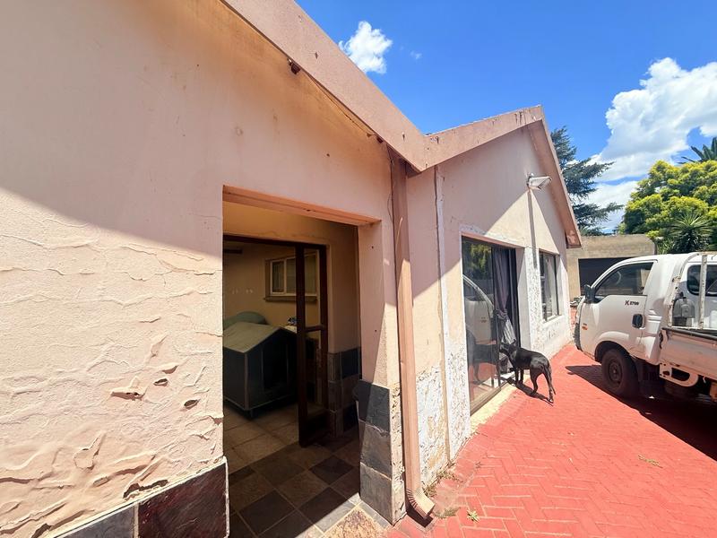 4 Bedroom Property for Sale in Flora Gardens Gauteng
