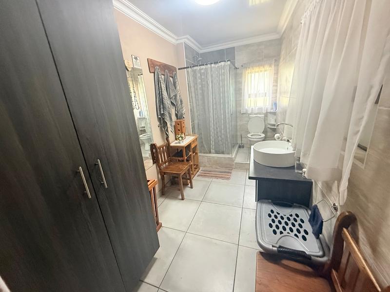 4 Bedroom Property for Sale in Flora Gardens Gauteng