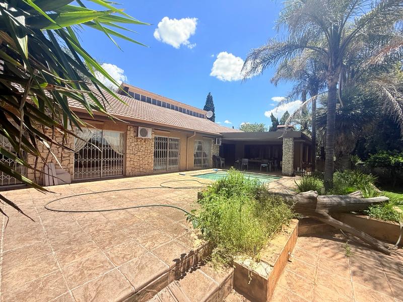 4 Bedroom Property for Sale in Flora Gardens Gauteng