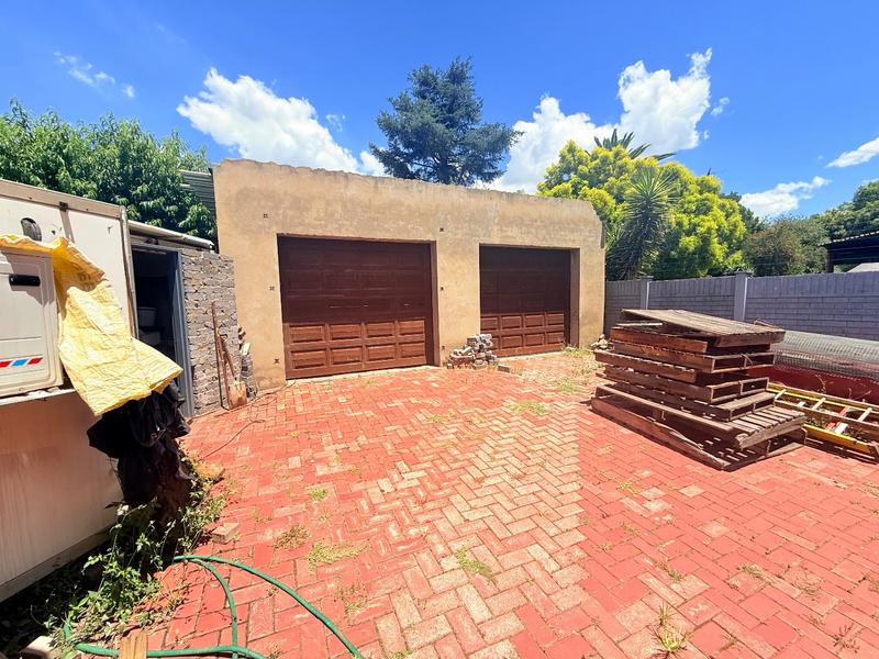 4 Bedroom Property for Sale in Flora Gardens Gauteng