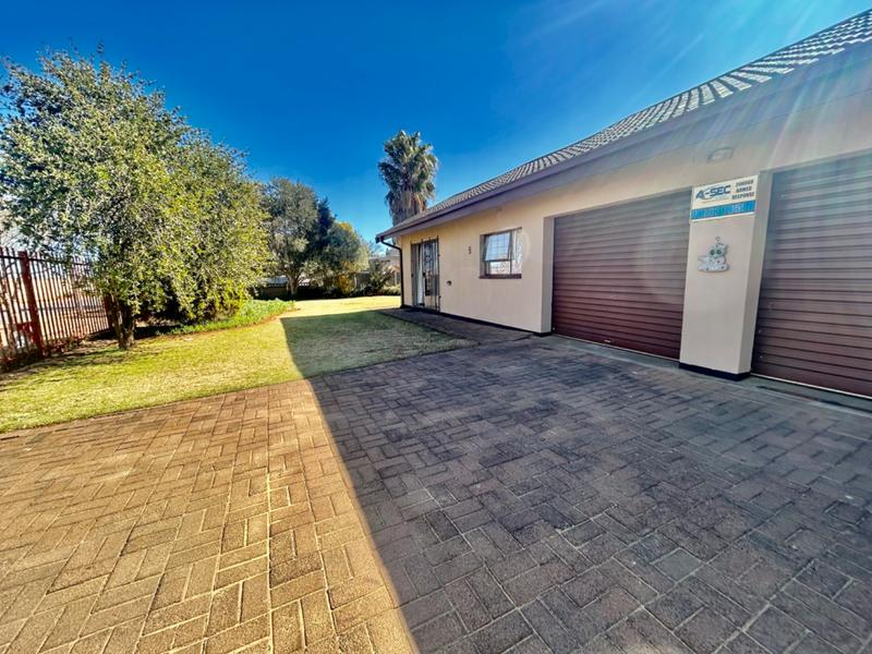 3 Bedroom Property for Sale in Flora Gardens Gauteng