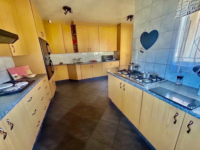 3 Bedroom Property for Sale in Flora Gardens Gauteng