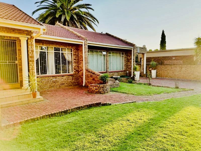 4 Bedroom Property for Sale in Flora Gardens Gauteng