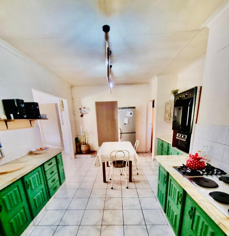 4 Bedroom Property for Sale in Flora Gardens Gauteng