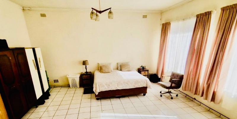 4 Bedroom Property for Sale in Flora Gardens Gauteng