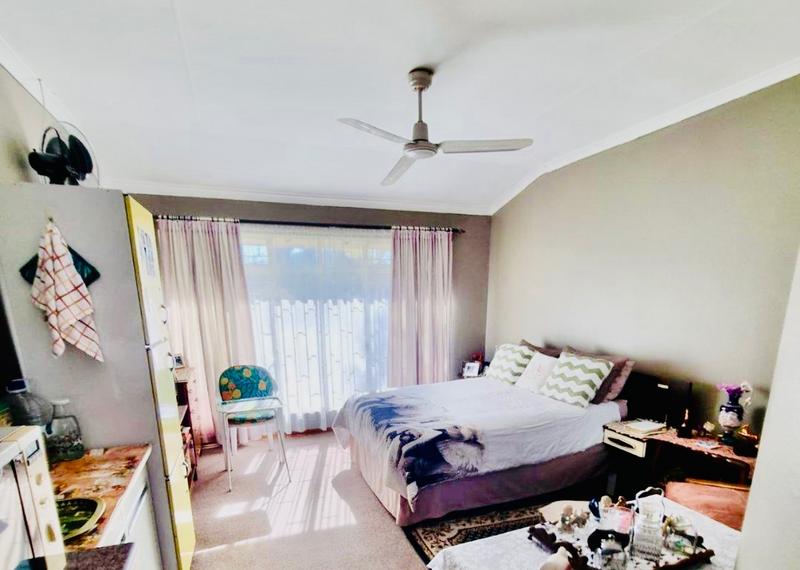 4 Bedroom Property for Sale in Flora Gardens Gauteng