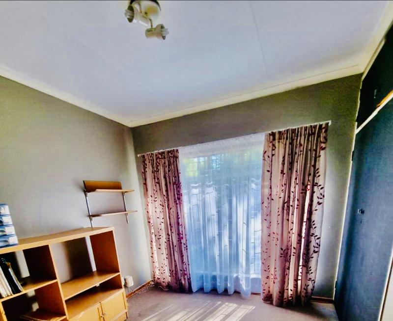 4 Bedroom Property for Sale in Flora Gardens Gauteng