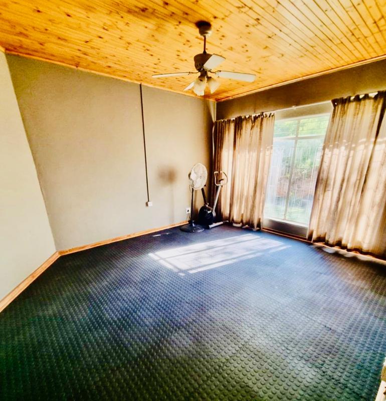 4 Bedroom Property for Sale in Flora Gardens Gauteng