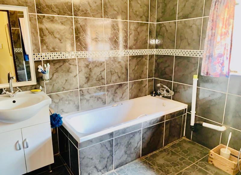 4 Bedroom Property for Sale in Flora Gardens Gauteng