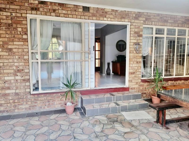 4 Bedroom Property for Sale in Flora Gardens Gauteng