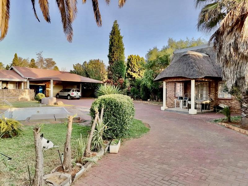 4 Bedroom Property for Sale in Flora Gardens Gauteng