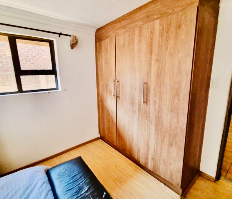 4 Bedroom Property for Sale in Flora Gardens Gauteng