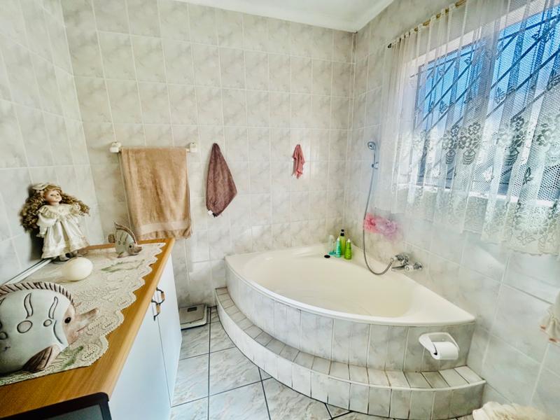 3 Bedroom Property for Sale in Vanderbijlpark CE 1 Gauteng