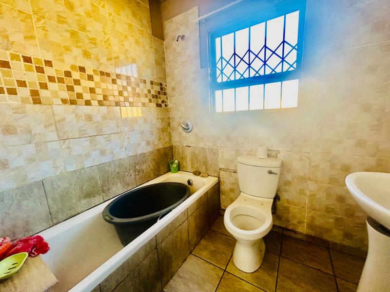 2 Bedroom Property for Sale in Vanderbijlpark CE 4 Gauteng