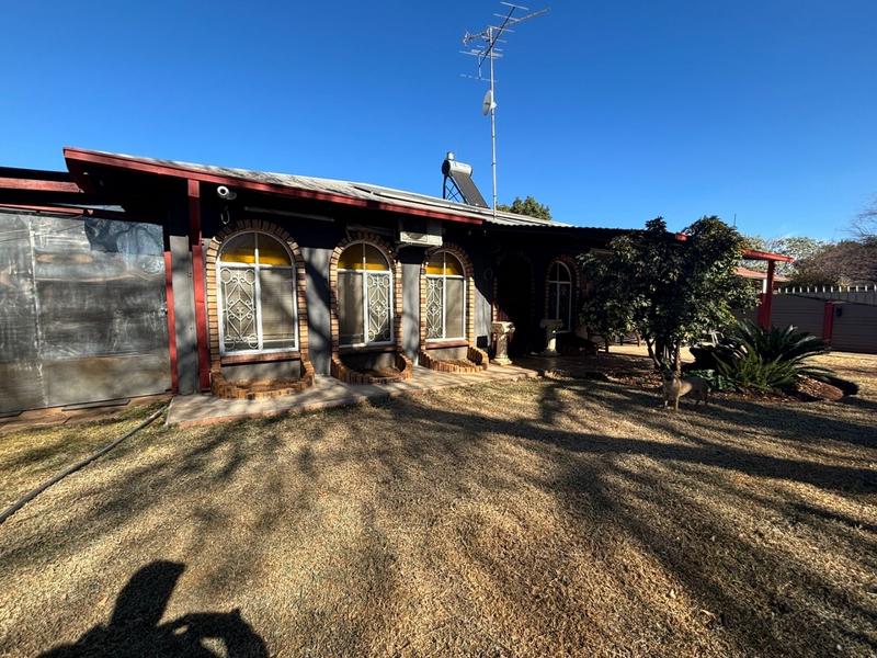 4 Bedroom Property for Sale in Vanderbijlpark CW 1 Gauteng