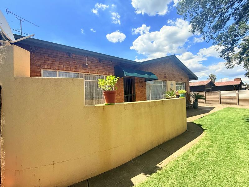 3 Bedroom Property for Sale in Vanderbijlpark CW 4 Gauteng