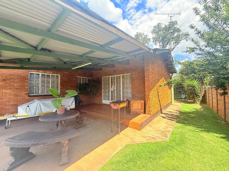 3 Bedroom Property for Sale in Vanderbijlpark CW 4 Gauteng