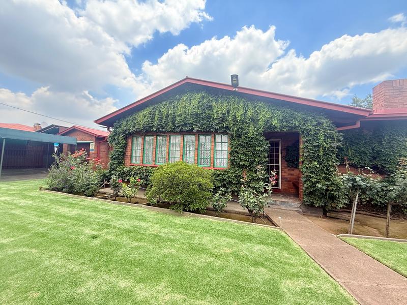 3 Bedroom Property for Sale in Vanderbijlpark CW 4 Gauteng