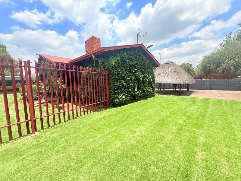 3 Bedroom Property for Sale in Vanderbijlpark CW 4 Gauteng