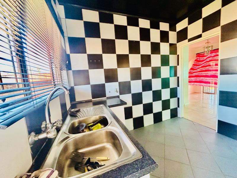 2 Bedroom Property for Sale in Vanderbijlpark Cw 6 Gauteng